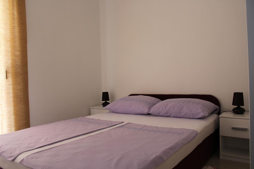 Apartments Istuk 비르 객실 사진